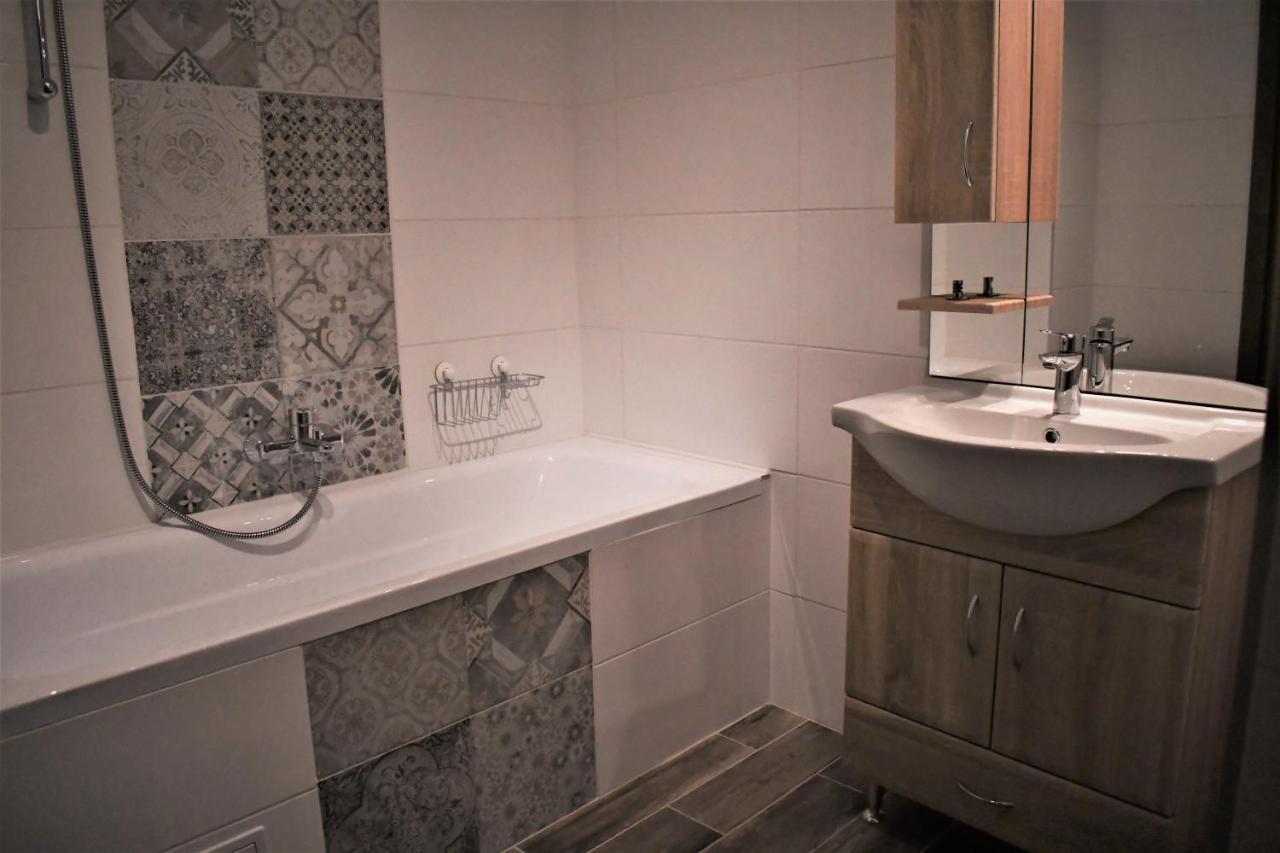 Vatus Apartmanhaz 베크 외부 사진